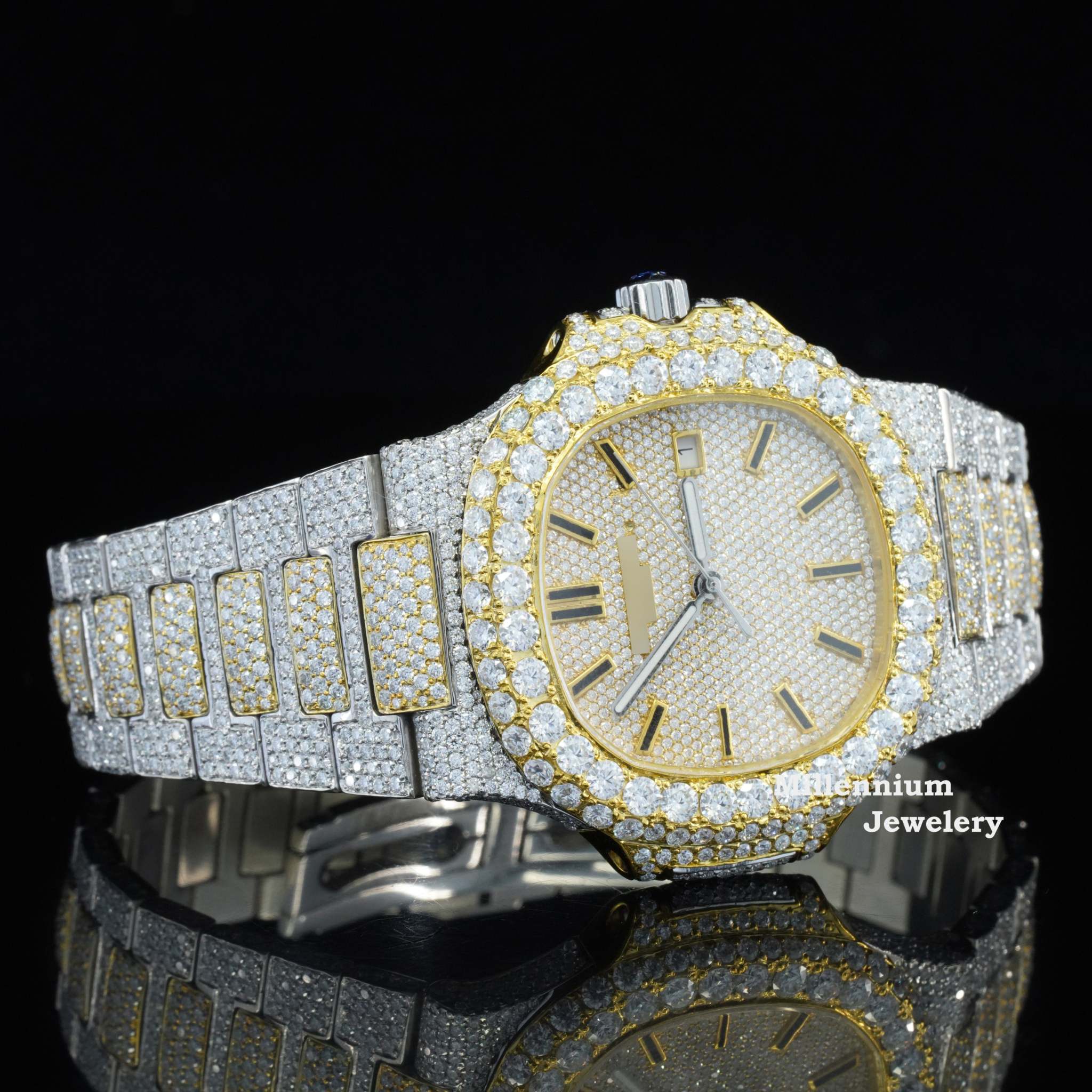 Elegant Moissanite Diamond Iced Out And Automatic Wrist Watch With White Diamond Body