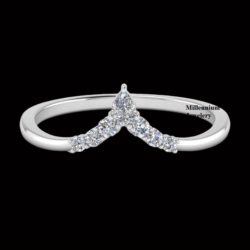 Moissanite 0.80ct Pear Cut Diamond Chevron Awesome Promise Band