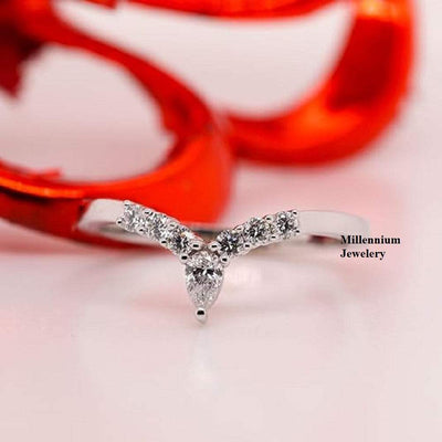 Moissanite 0.80ct Pear Cut Diamond Chevron Awesome Promise Band