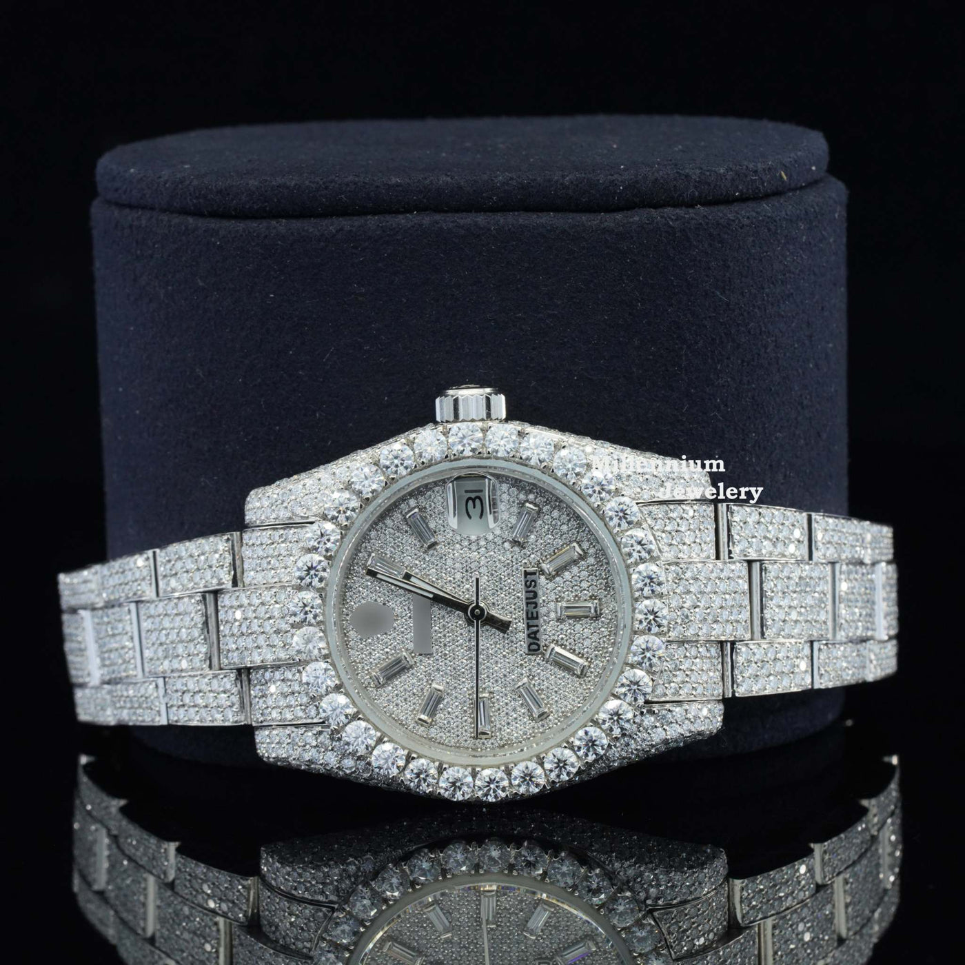 Classic Look Business Style Analog Fully Diamond Watch Dial