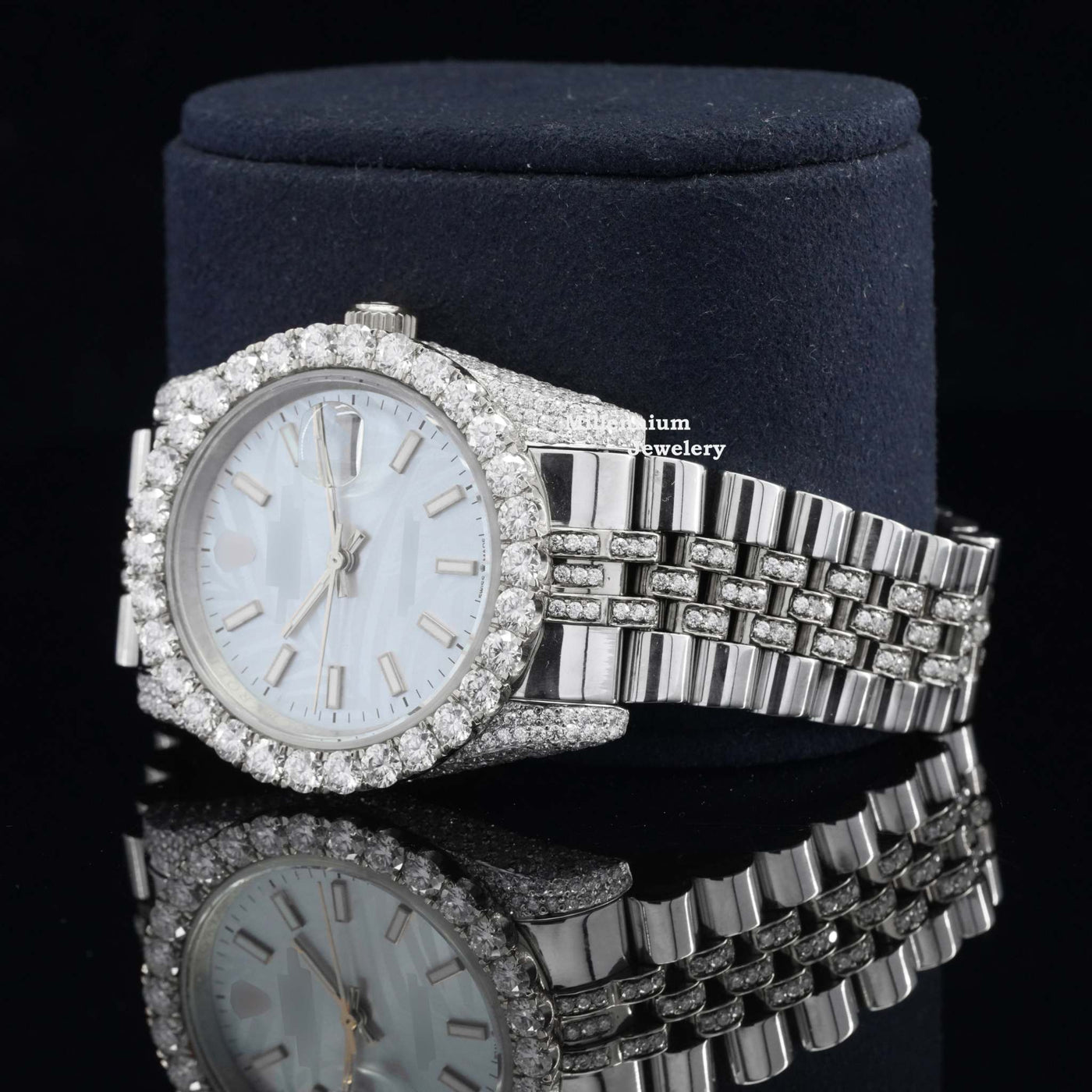 Exquisite Iced Out And Automatic Moissanite Diamond Watch With Diamond Body