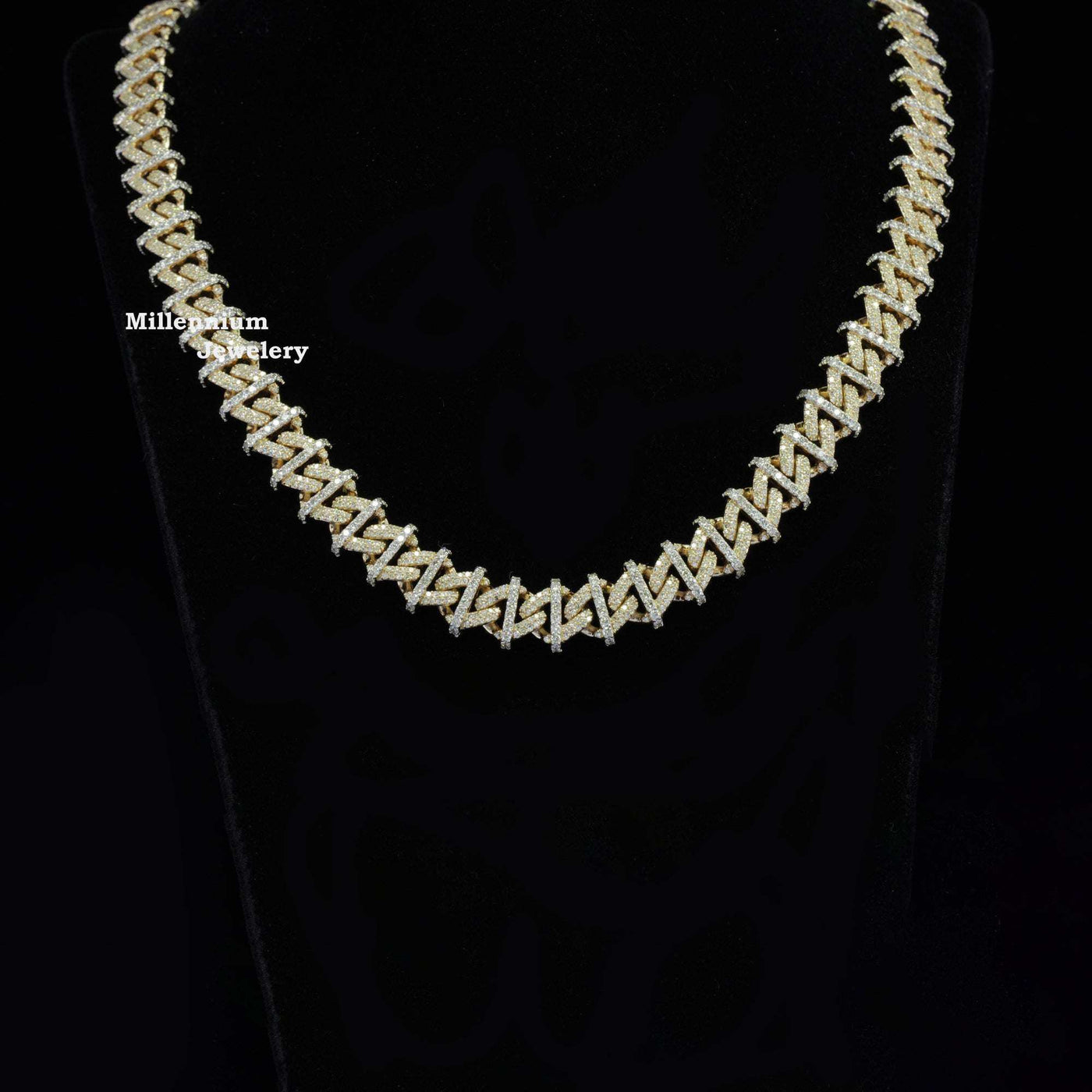 Moissanite Diamond Embellished Hip Hop Style Unisex Cuban Link Chain  With Gold